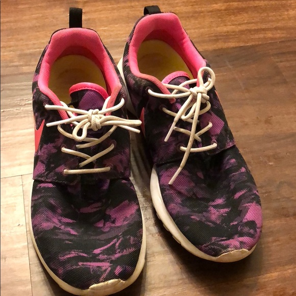 Nike Camoflauge Roshe runs - Picture 3 of 8